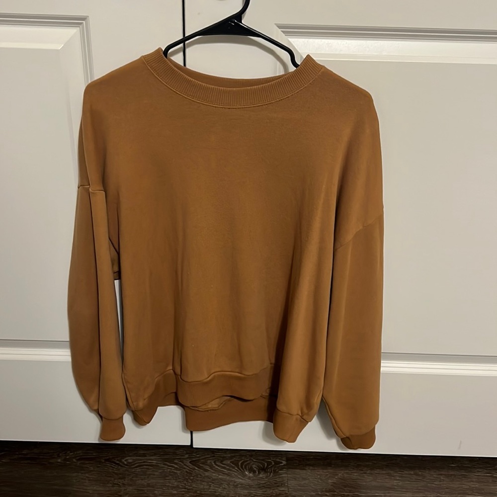 American eagle crew neck sweater!